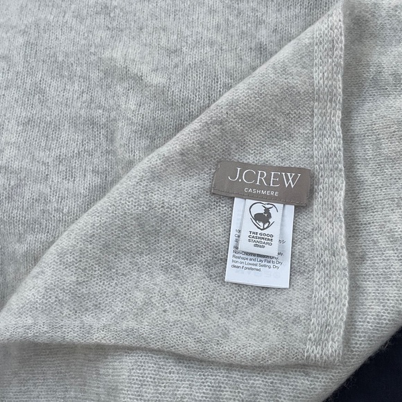 J. Crew Light Gray Oversized Cashmere Scarf - Picture 6 of 6